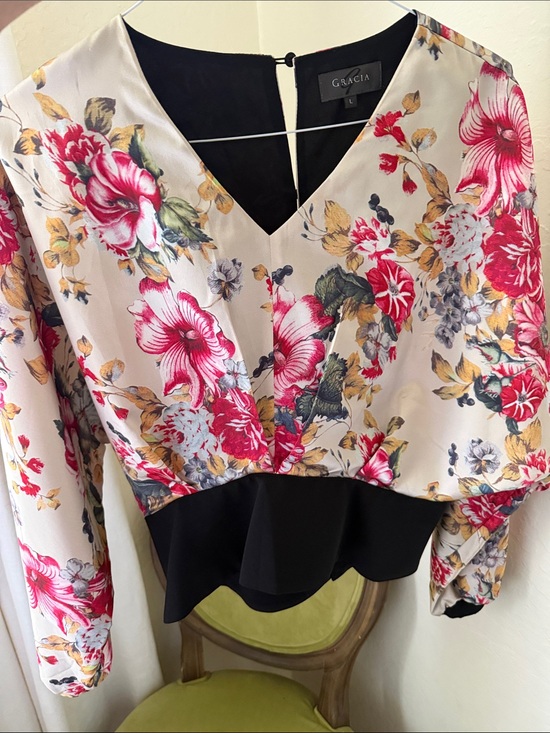 Gracia Tops - Gracia V-Neck Blouse, Floral, Balloon Sleeve, Sz Large